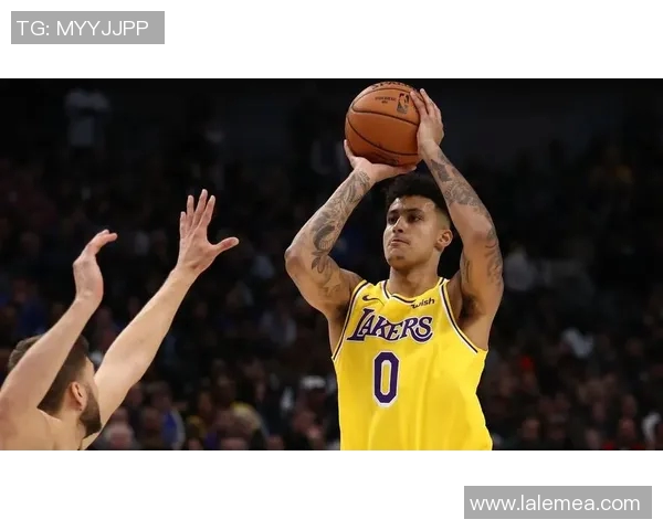 凯尔库兹马的篮球之路与个人成长探索 凯尔库兹马的篮球之路与个人成长探索